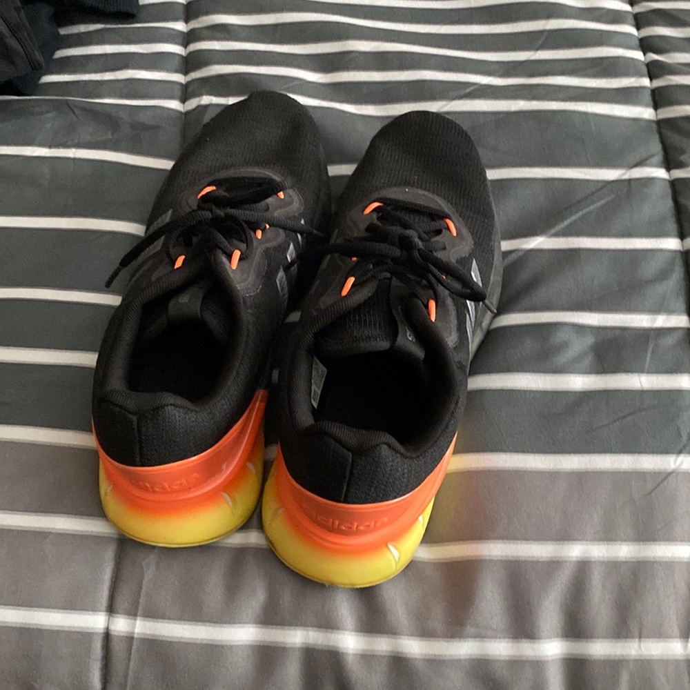 Mens adidas shoes like new